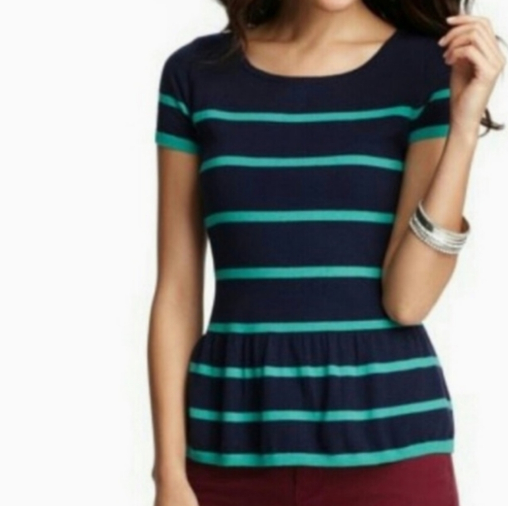 Loft peplum short sleeve shirt w zipper at the back